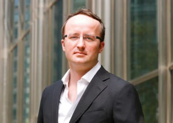 “Trust Us or Sell” – Kris Marszalek’s Defense of CRO Burn Reversal Sparks Community Divide